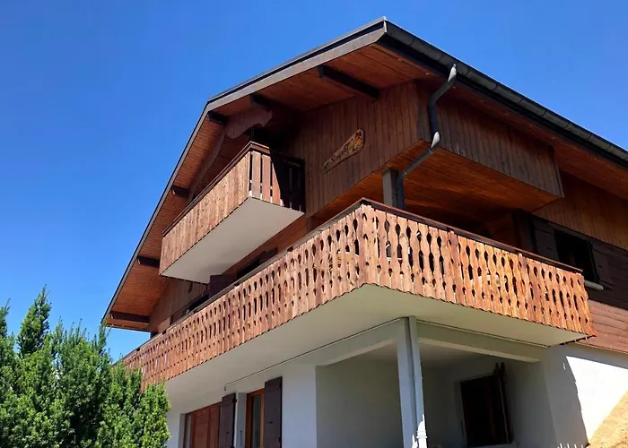 Chalet Letach - \'Great Bike Park Access\' Relax Around The Fire Pit, Mountain Retreat